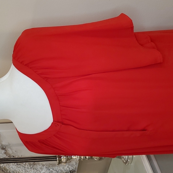 Ann Taylor ❤️NWT♥️ Bright Red Short Sleeve Flowing Blouse! ♥️♥️♥️ - Picture 5 of 13